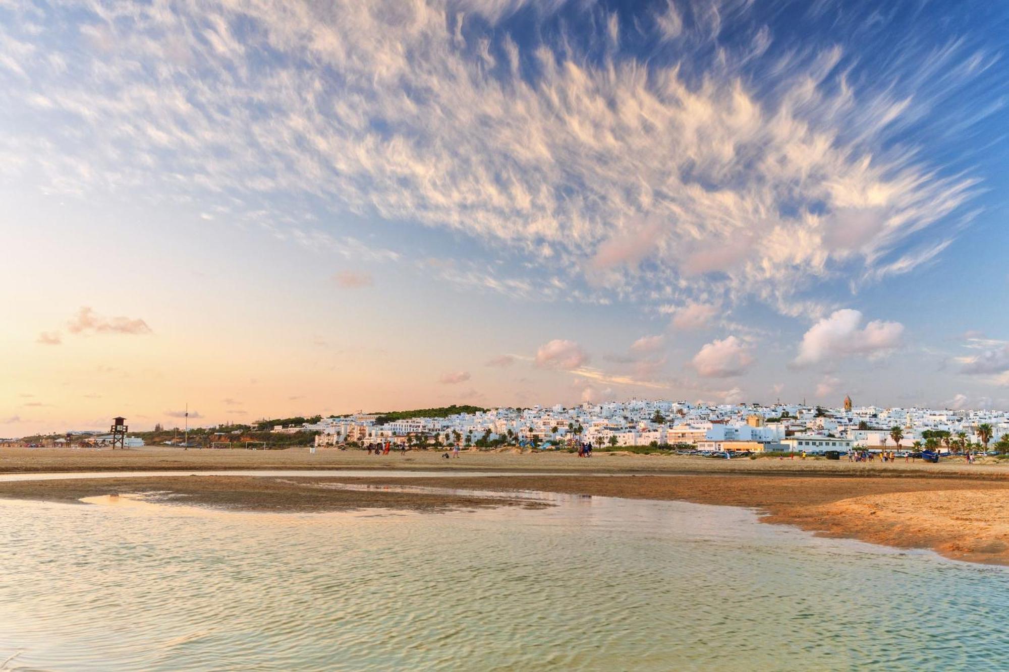 Surf House Playa Hotell Conil De La Frontera Exteriör bild